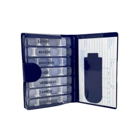 Pilulier hebdomadaire dans sa pochette bleu saphir