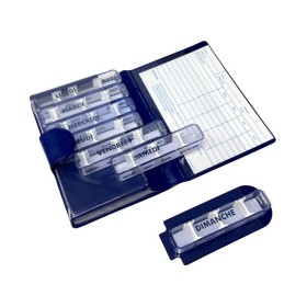 Pilulier hebdomadaire dans sa pochette bleu saphir